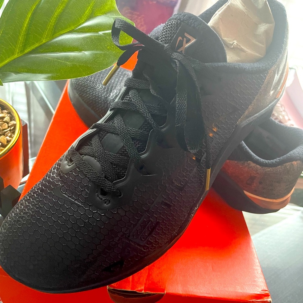 Gently used training shoe. Nike metcon 5.